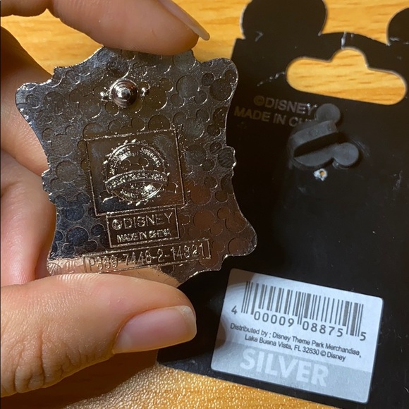 DISNEY PINS - Picture 4 of 6